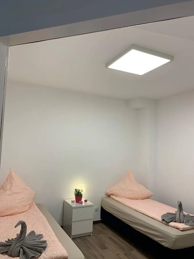 Central Private Rooms In Popular Neighborhood! Cologne Apartment